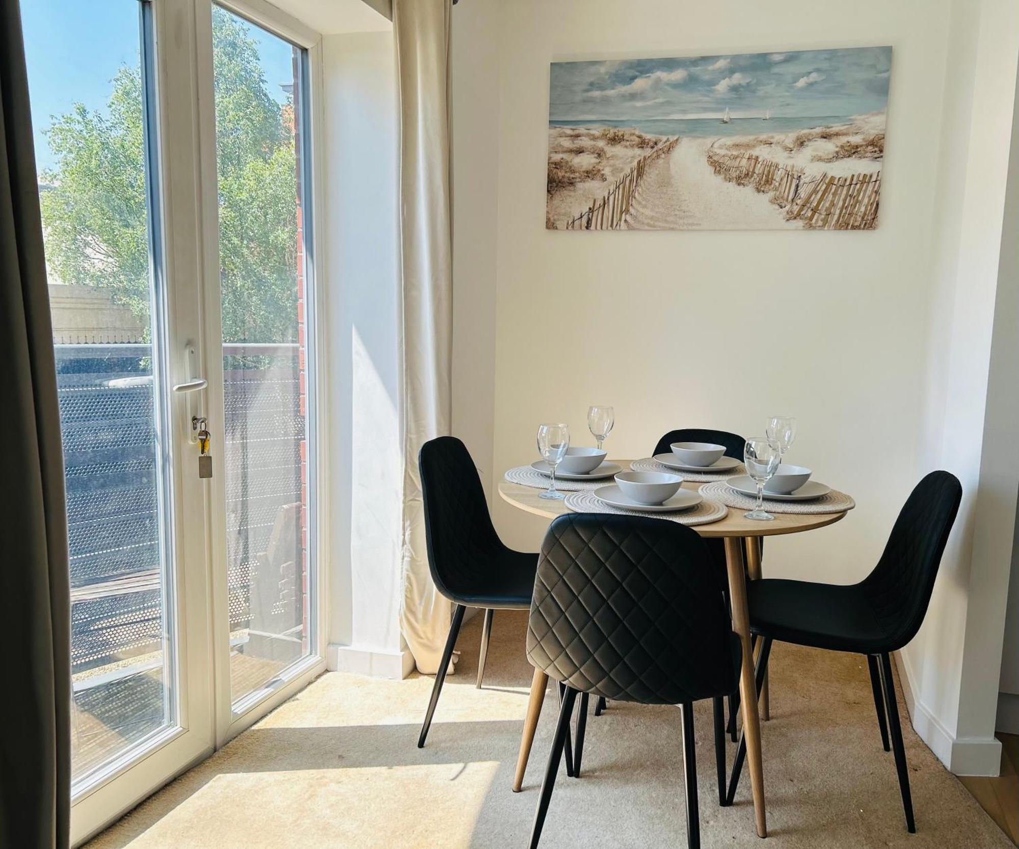 Modern Apartment Broad Gauge Way - Ideal For Work And Leisure Вулвергемптон Екстериор снимка